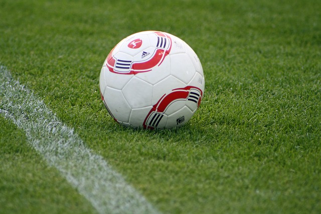 是足球比赛 是足球比赛